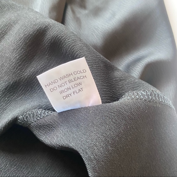 Satin-like‎ Midi Skirt Black Medium - Picture 6 of 7